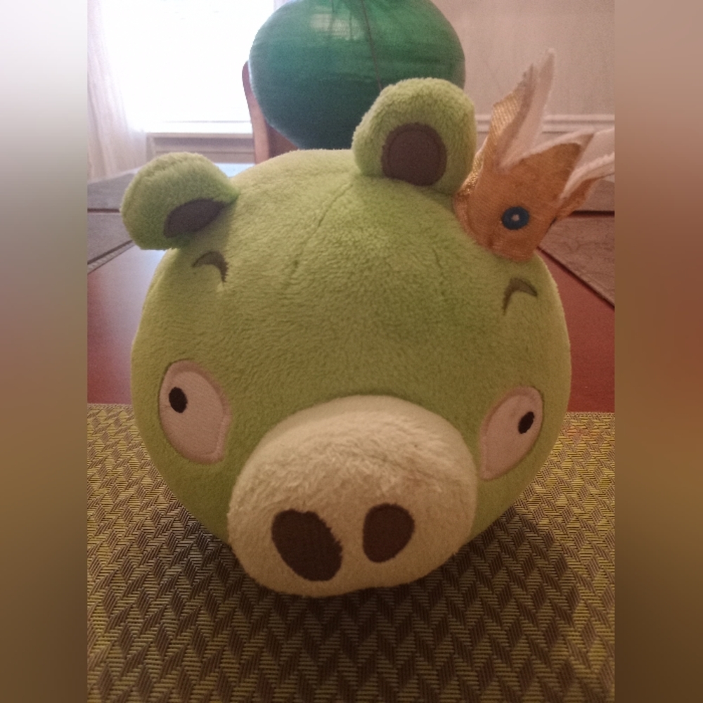 2010 Angry birds crown pig plush